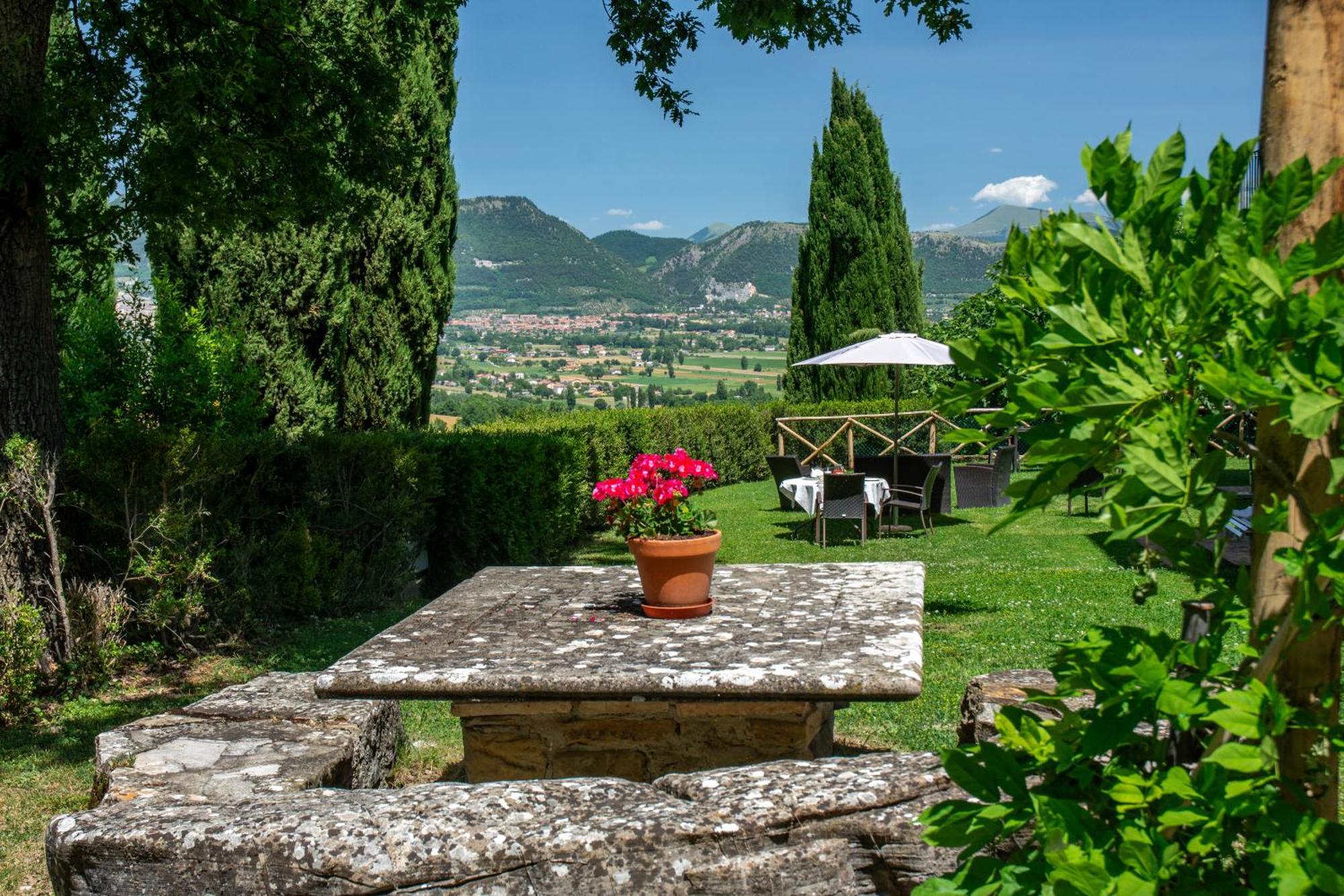 Antica Residenza Montereano Villa Gubbio Luaran gambar